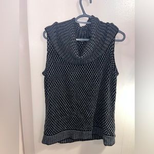 Nine West. Women’s knit vest. Size US 1X. Women’s full length knit vest